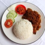 Menikmati Ayam Geprek dengan Sambal Pedas di Geprek Bensu